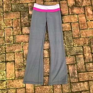 Lululemon Reversible Grey and Pink Flair Leggings
